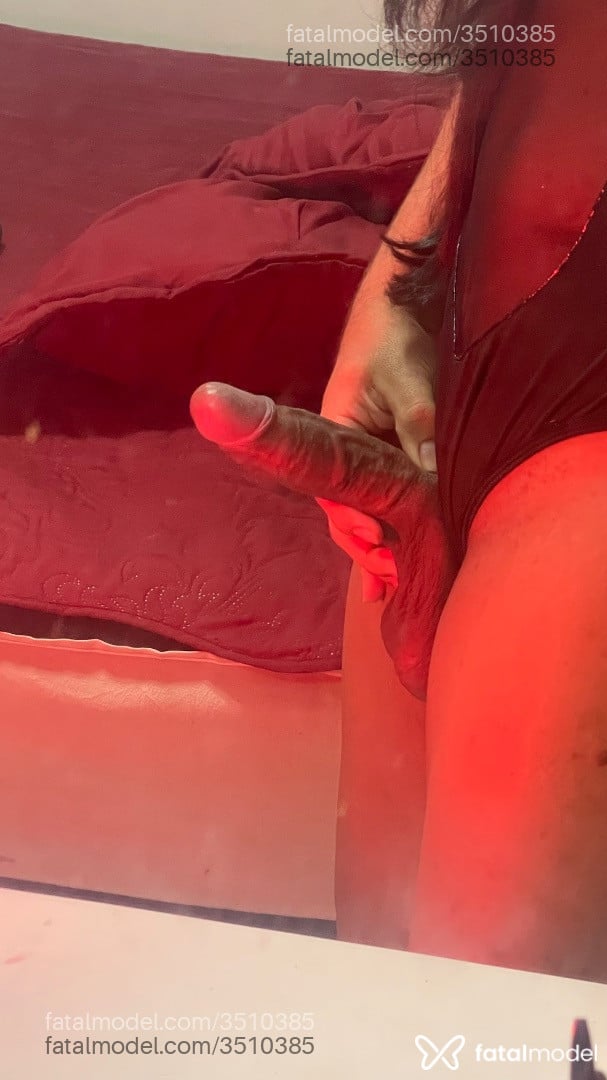 Acompanhante mulher trans com cabelo castanho de olhos castanhos - Ana Clara Acompanhante mulher trans com cabelo castanho de olhos castanhos - Ana Clara