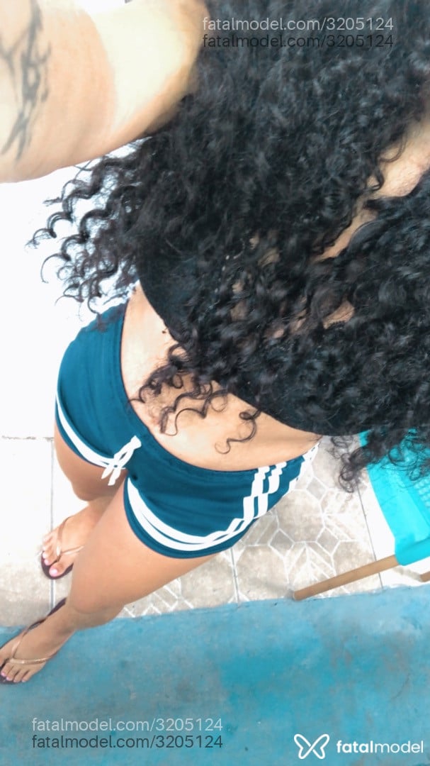 Acompanhante mulher morena (o) de olhos pretos - Jujulima