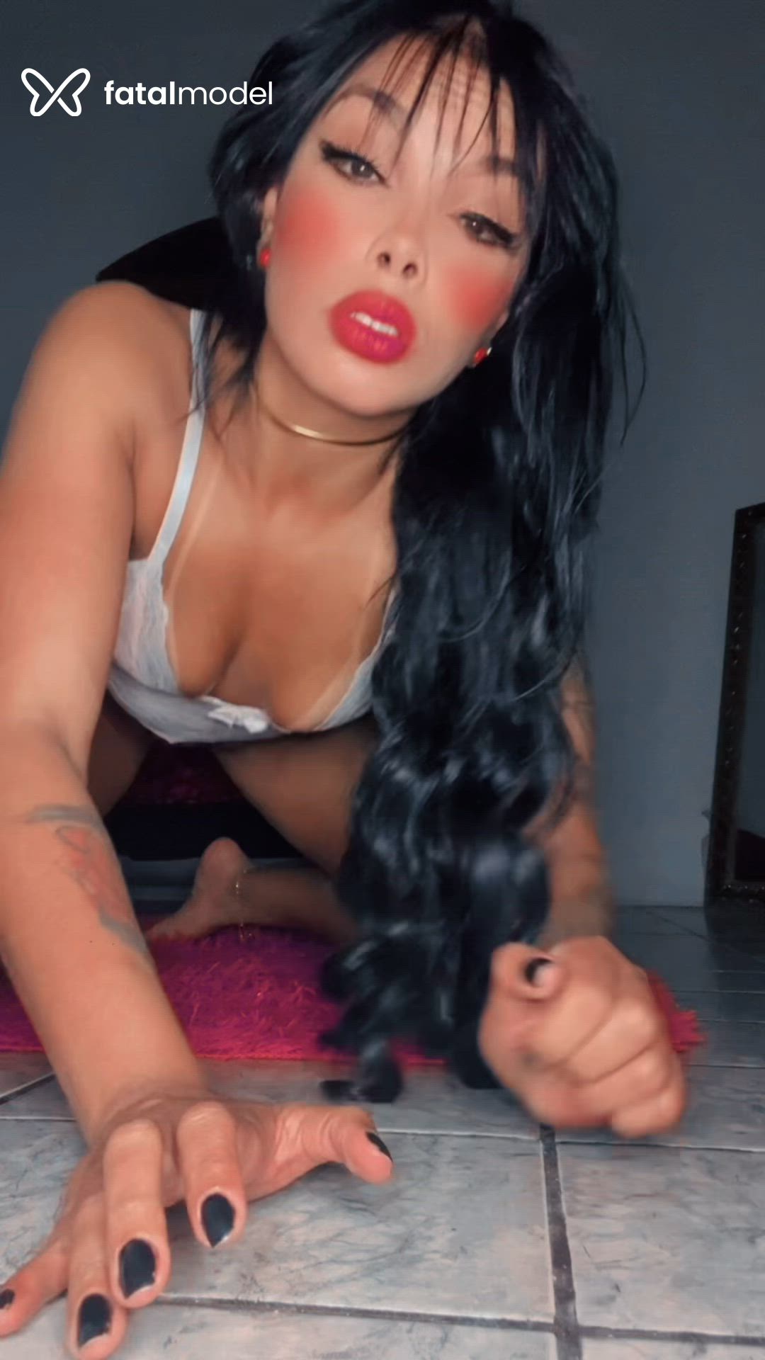 Acompanhante mulher morena (o) de olhos castanhos - Babisinha Acompanhante mulher morena (o) de olhos castanhos - Babisinha