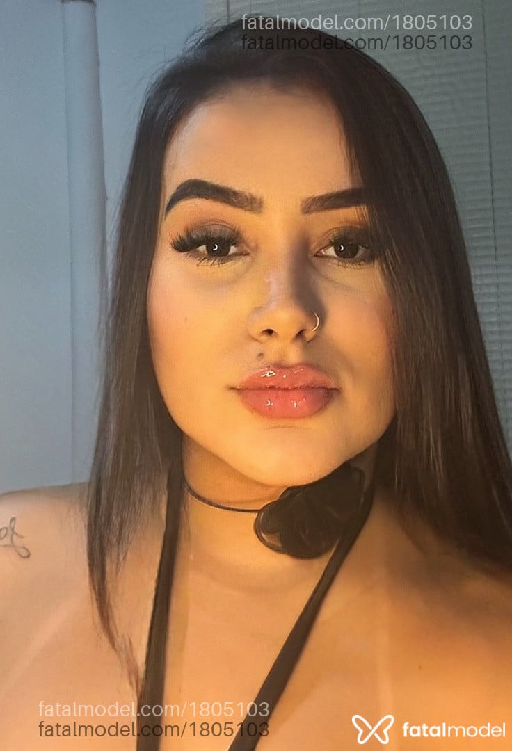 Acompanhante mulher morena (o) de olhos castanhos - Manuela