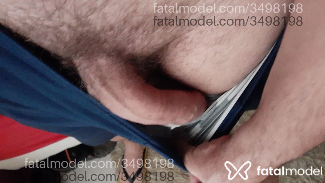 Acompanhante homem com cabelo castanho de olhos castanhos - Aquariano