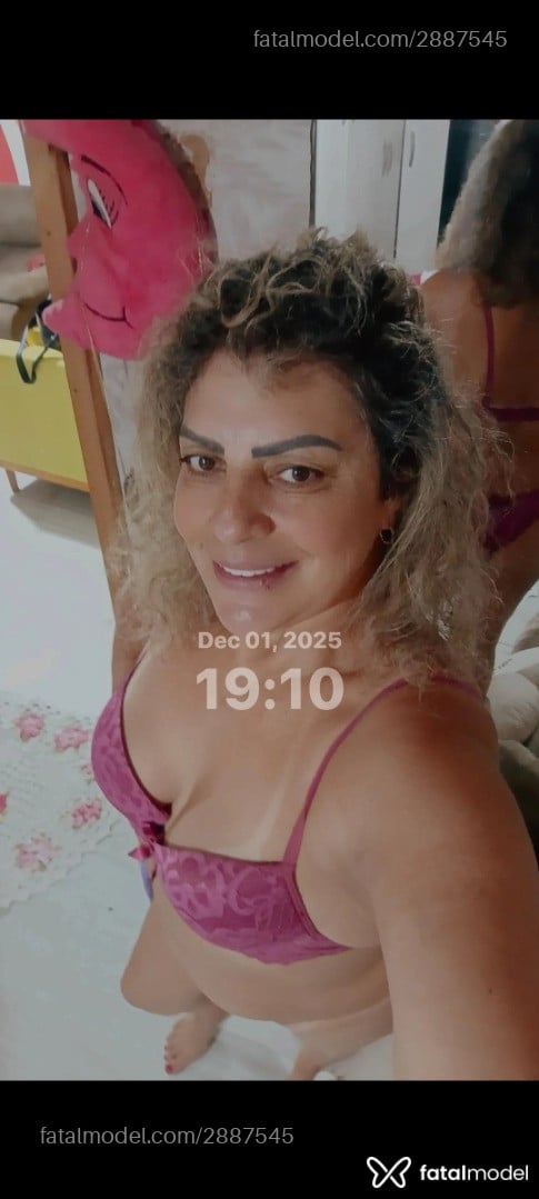 Acompanhante mulher loira (o) de olhos castanhos - Safira