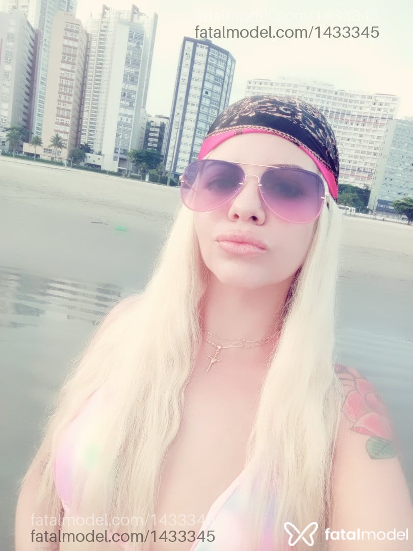 Acompanhante mulher morena (o) de olhos verdes - Bia Bianchi