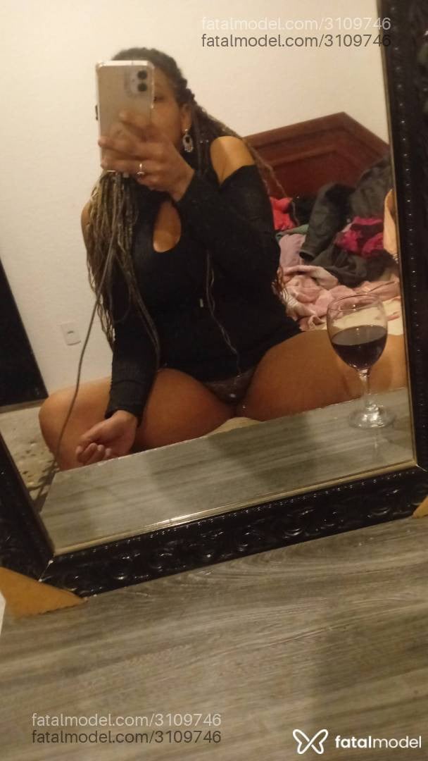 Acompanhante mulher morena (o) de olhos pretos - Morena Nunes