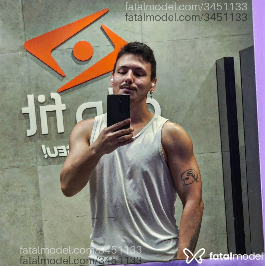 Acompanhante homem morena (o) de olhos pretos - Gahhhot