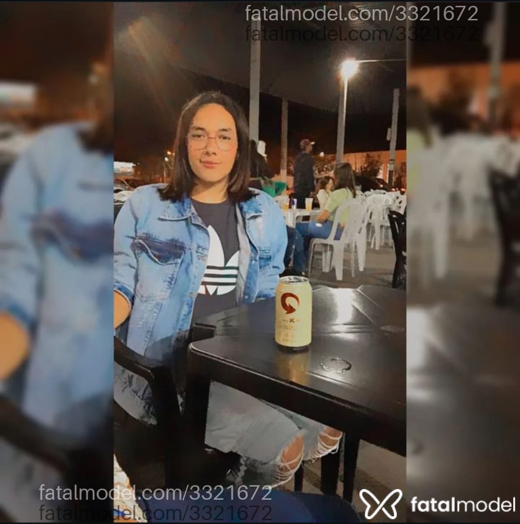 Acompanhante mulher trans com cabelo castanho de olhos castanhos - Thalita