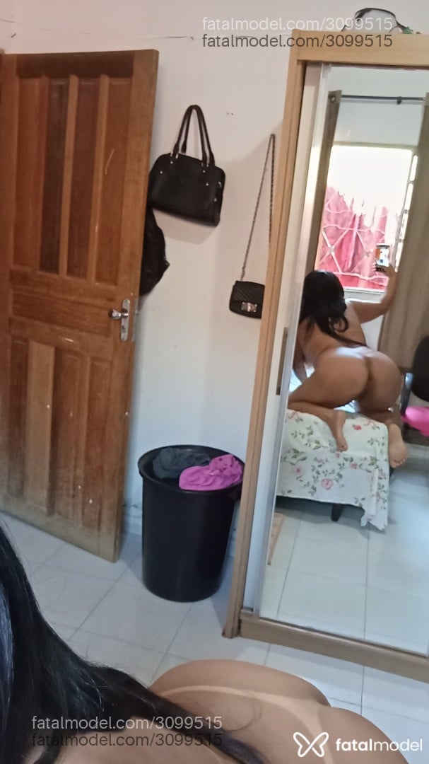 Acompanhante mulher morena (o) de olhos pretos - Isabela