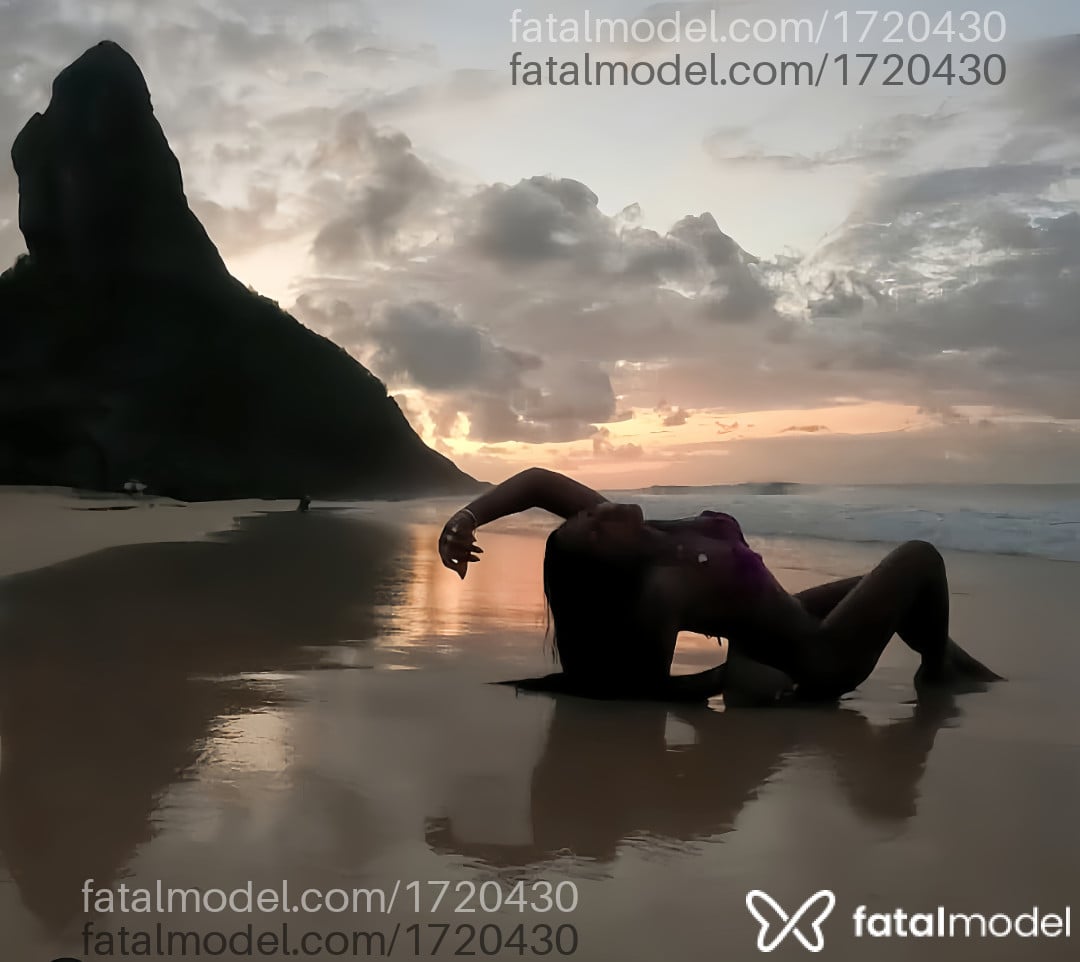 Acompanhante mulher trans morena (o) de olhos castanhos - Lua