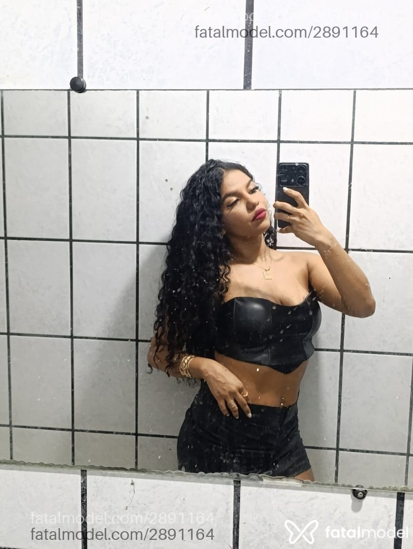 Acompanhante mulher morena (o) de olhos castanhos - Sabrina