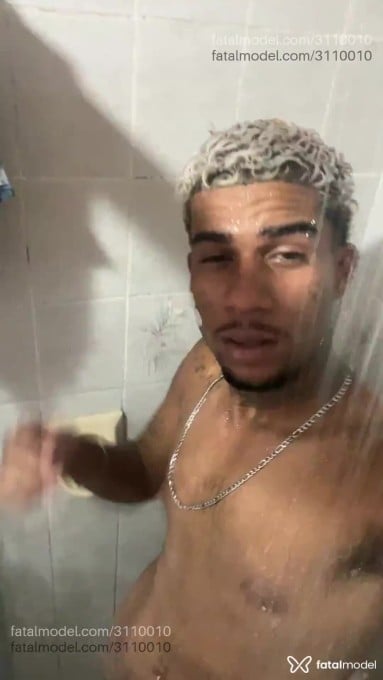 Acompanhante homem com cabelo colorido de olhos pretos em Esteio Acompanhante homem com cabelo colorido de olhos pretos em Esteio - Rafael Silva