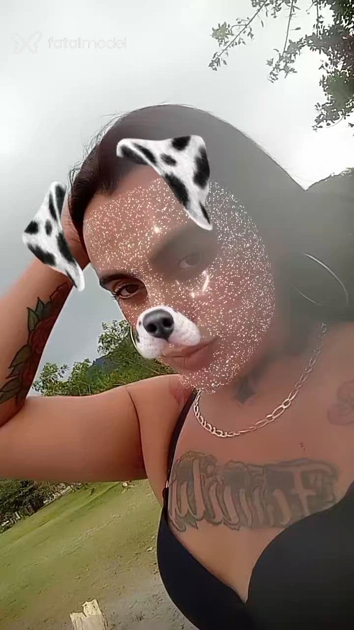 Acompanhante mulher trans morena (o) de olhos castanhos - Luana Caiçara