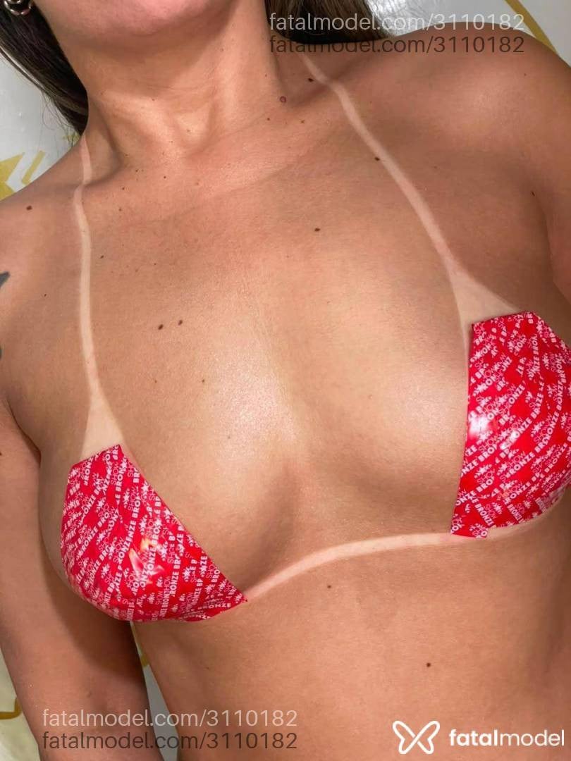 Acompanhante mulher loira (o) de olhos castanhos - Mia Argentinaa