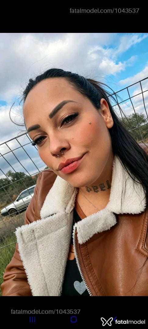 Acompanhante mulher com cabelo castanho de olhos castanhos - Beatriz Acompanhante mulher com cabelo castanho de olhos castanhos - Beatriz