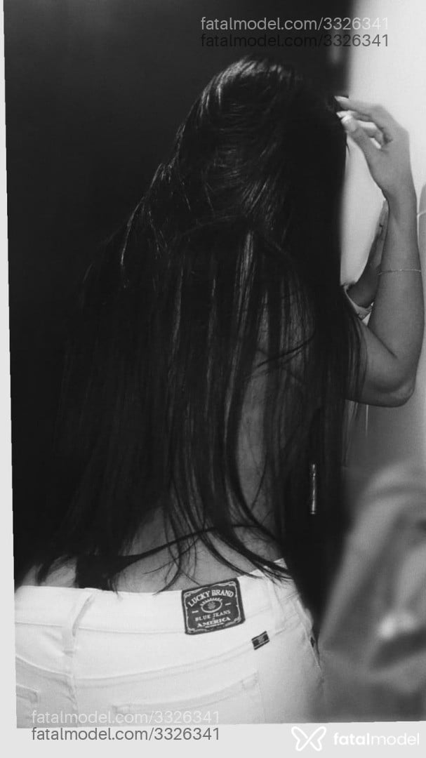 Acompanhante mulher morena (o) de olhos castanhos - Carolina Shelby