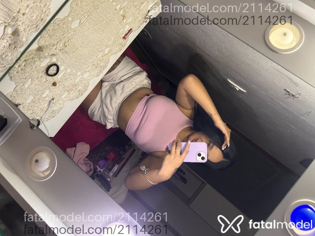 Acompanhante mulher morena (o) de olhos castanhos - Rafaely