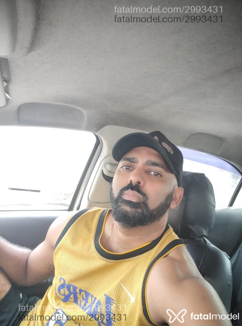 Acompanhante homem morena (o) de olhos mel - Costa