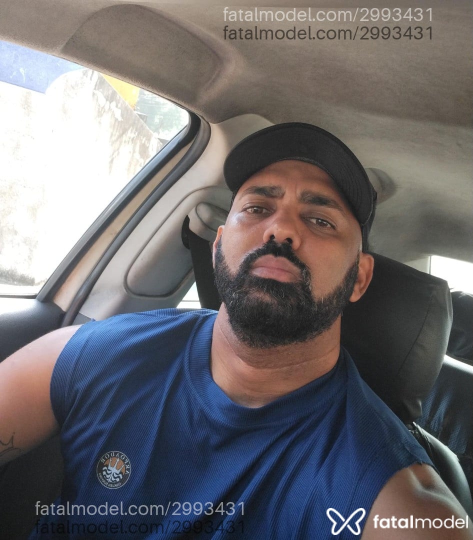 Acompanhante homem morena (o) de olhos mel - Costa