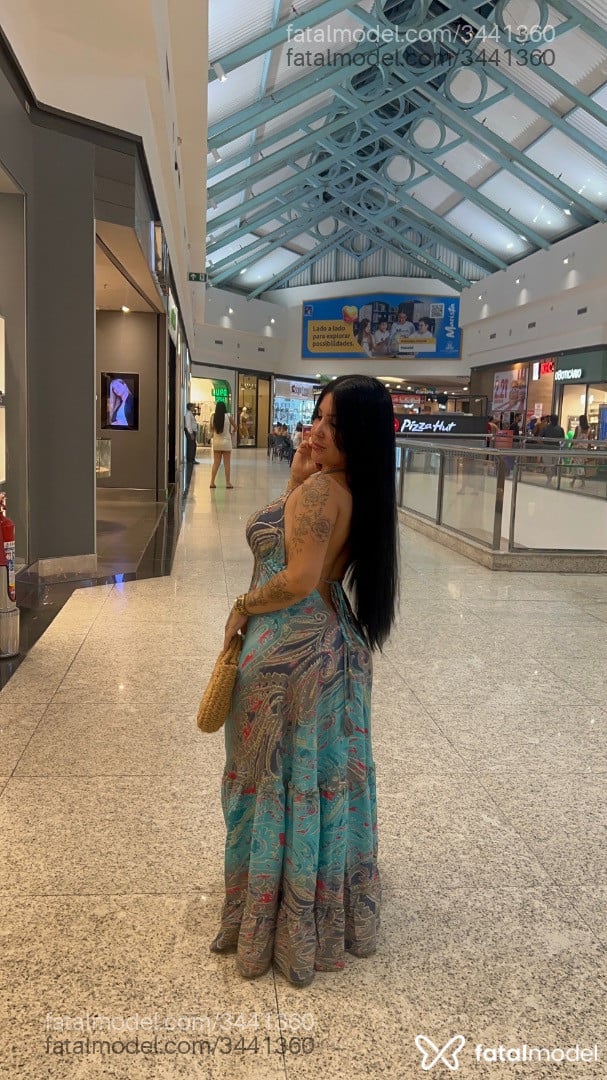 Acompanhante mulher morena (o) de olhos pretos - Jade Viana