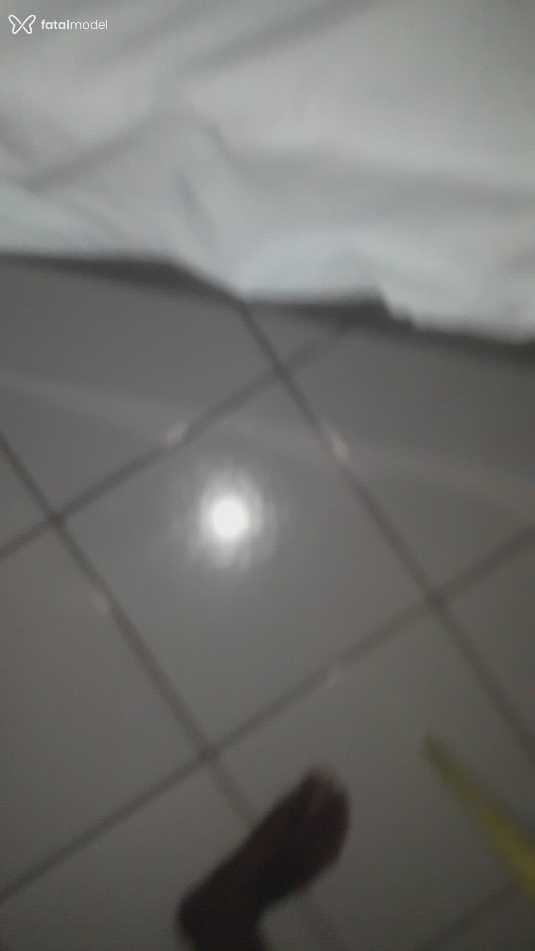 Acompanhante homem com cabelo grisalho de olhos pretos - Querido Acompanhante homem com cabelo grisalho de olhos pretos - Querido