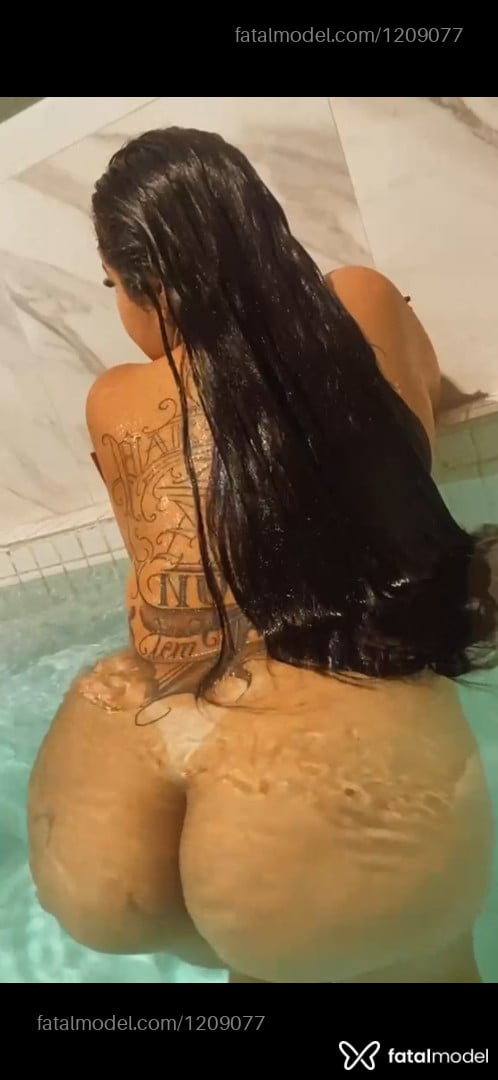 Acompanhante mulher morena (o) de olhos mel - Larissa Pothin