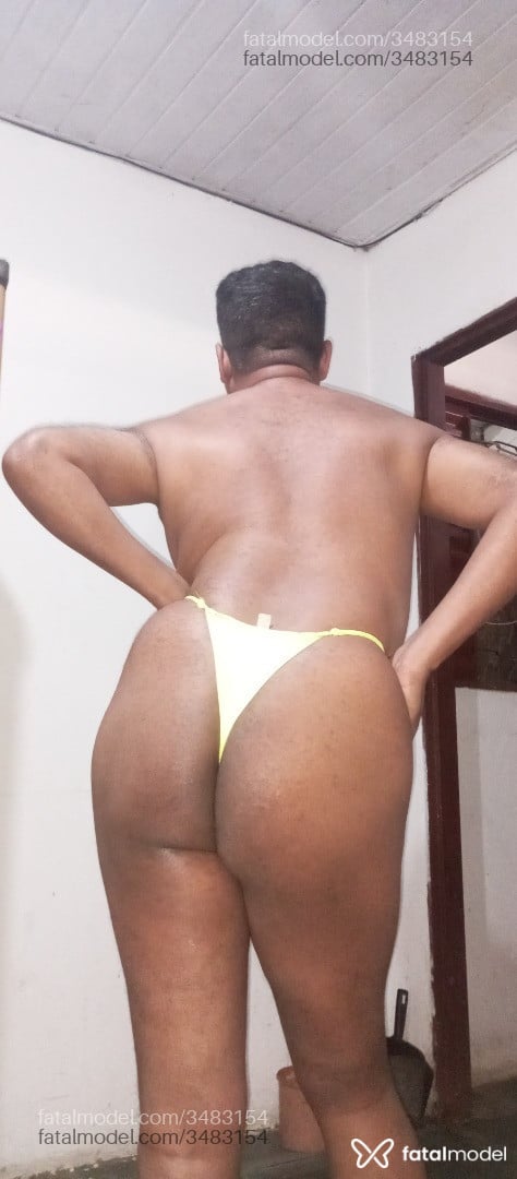 Acompanhante homem morena (o) de olhos pretos - Junior