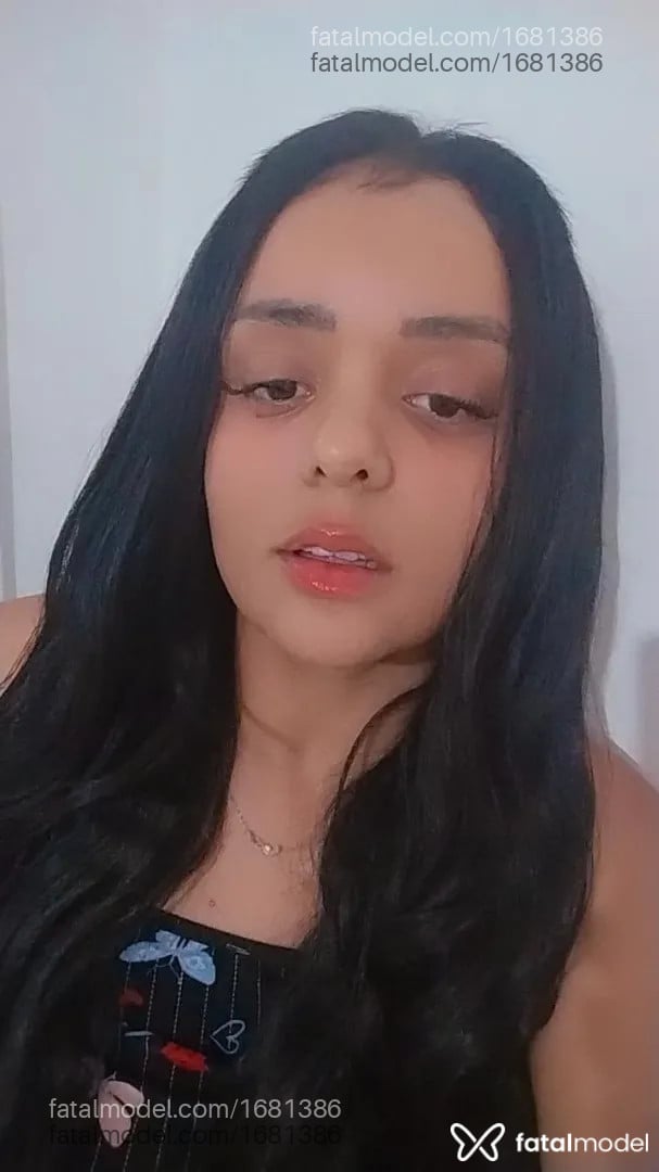 Acompanhante mulher morena (o) de olhos castanhos - Isis