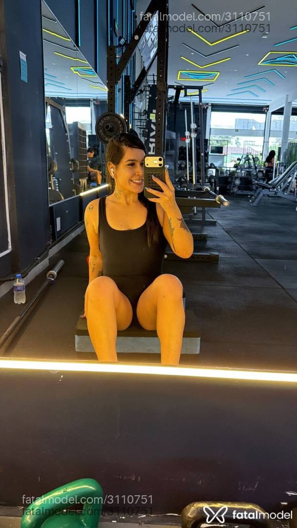 Acompanhante mulher morena (o) de olhos castanhos - Nathália