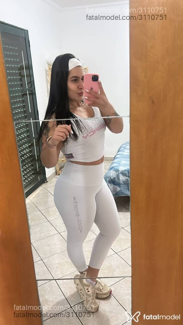Acompanhante mulher morena (o) de olhos castanhos - Nathália