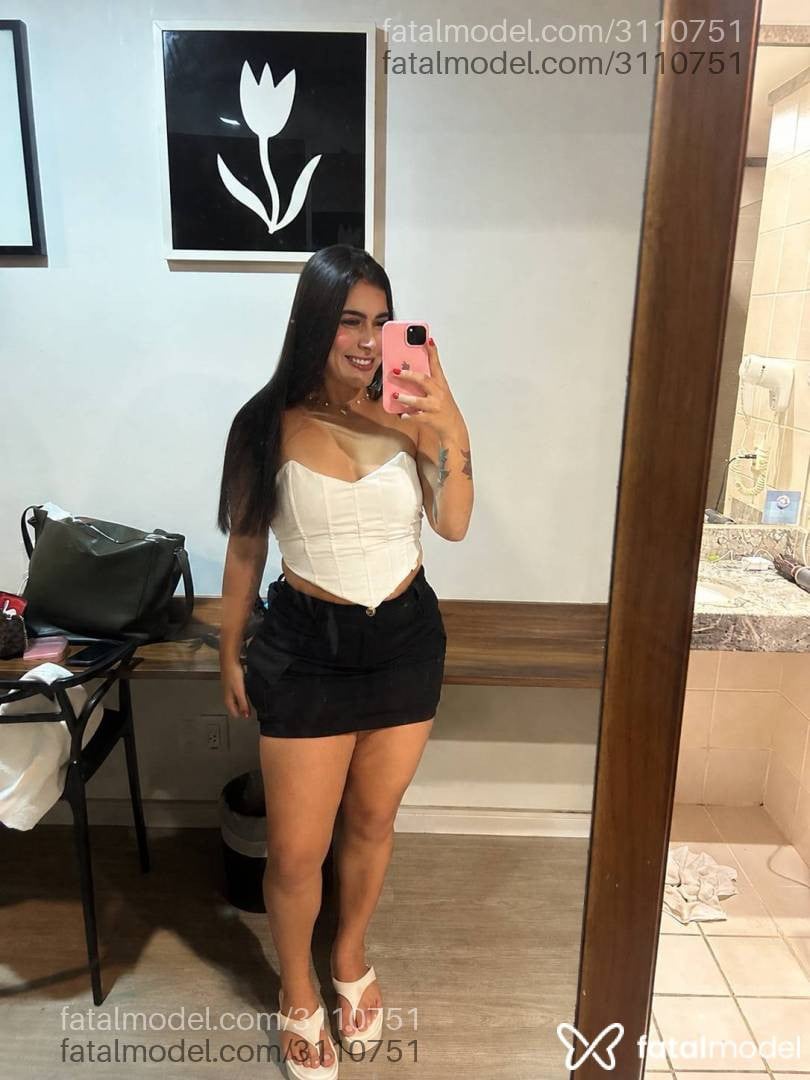 Acompanhante mulher morena (o) de olhos castanhos - Nathália