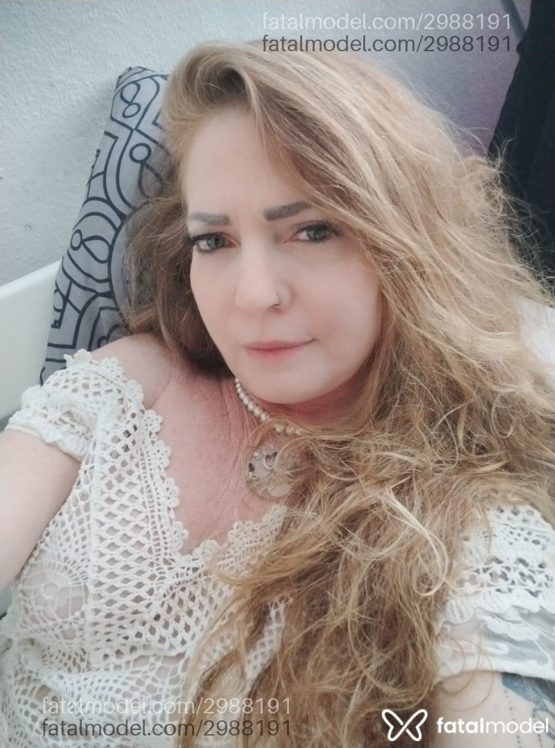 Acompanhante mulher ruiva (o) de olhos azuis - Bela Xavier