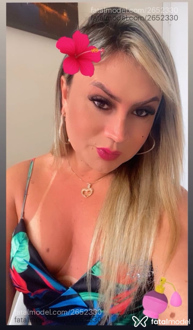 Acompanhante mulher trans loira (o) de olhos castanhos - Isabela Coutinho