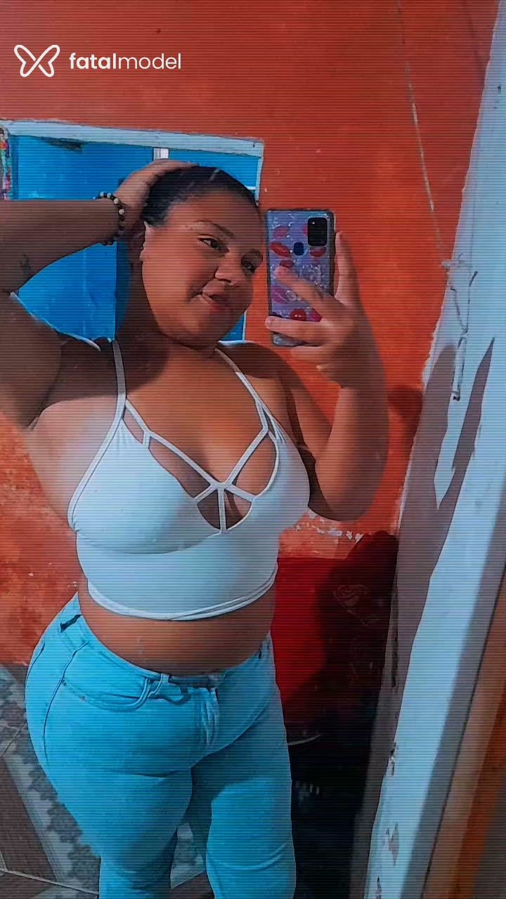 Acompanhante mulher morena (o) de olhos castanhos - Stephanie