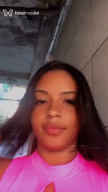 Acompanhante mulher morena (o) de olhos pretos - Tuthy