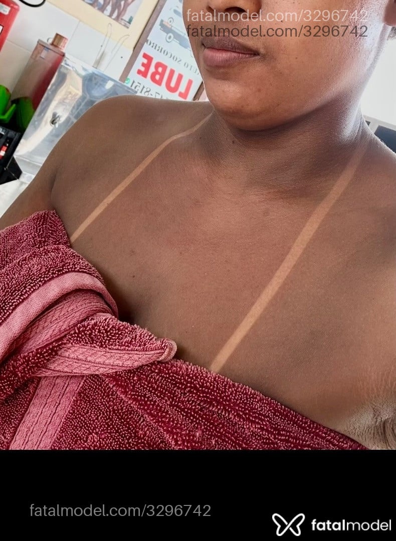 Acompanhante mulher com cabelo castanho de olhos castanhos - Bruna