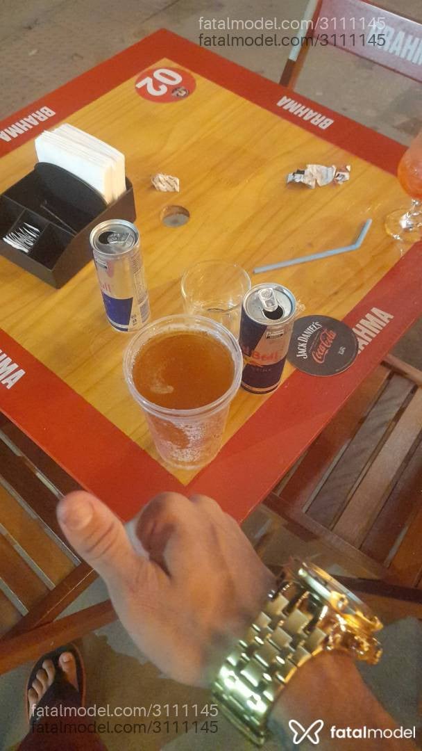 Acompanhante homem morena (o) de olhos castanhos em Vila Velha - Matheus