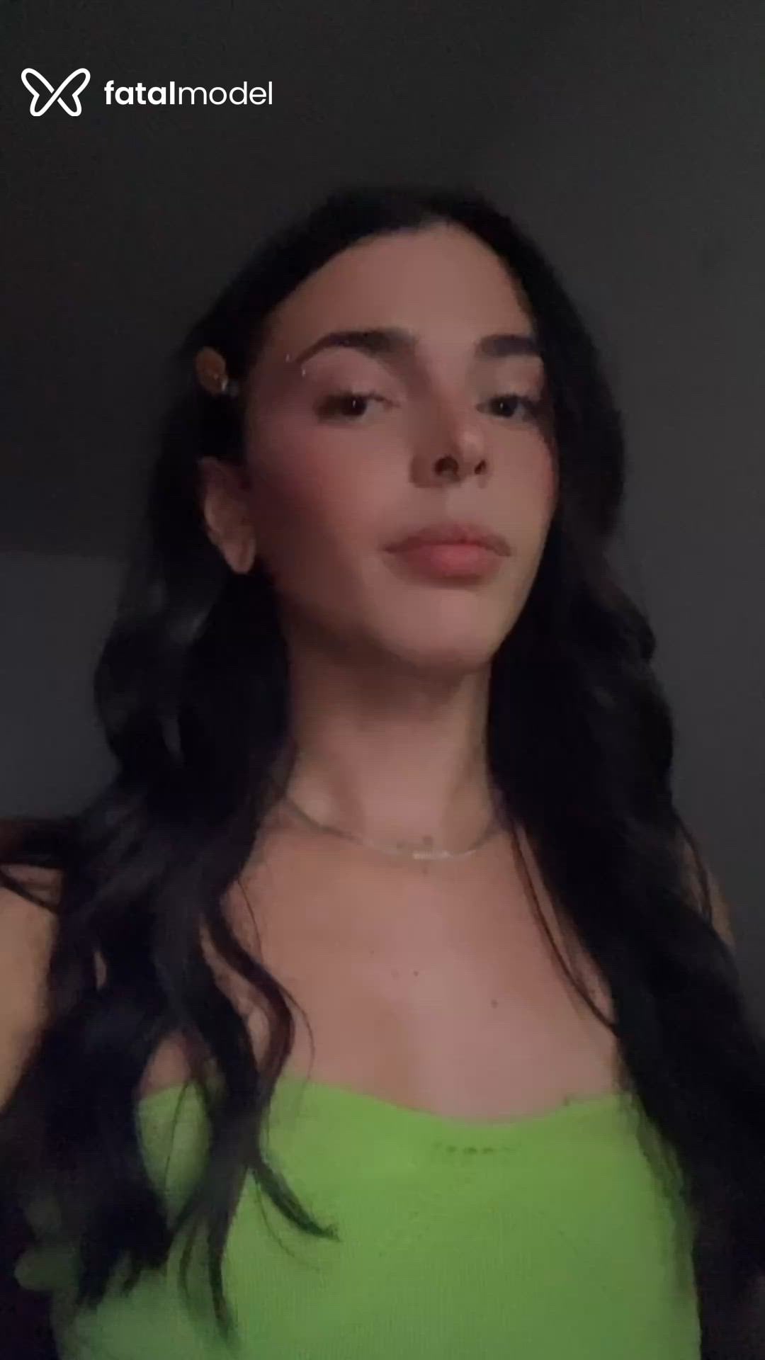Acompanhante mulher trans morena (o) de olhos castanhos - Maite