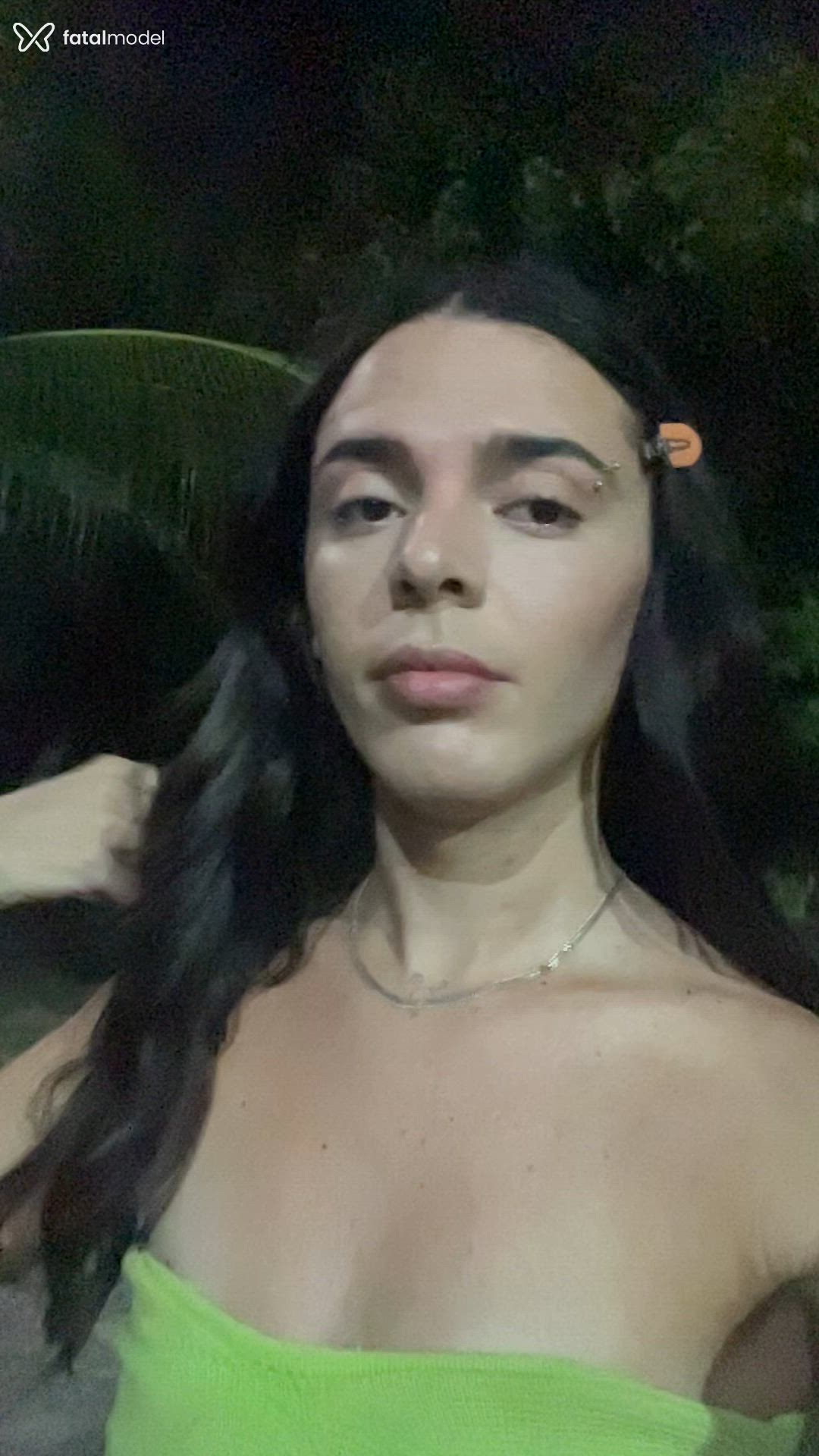 Acompanhante mulher trans morena (o) de olhos castanhos - Maite