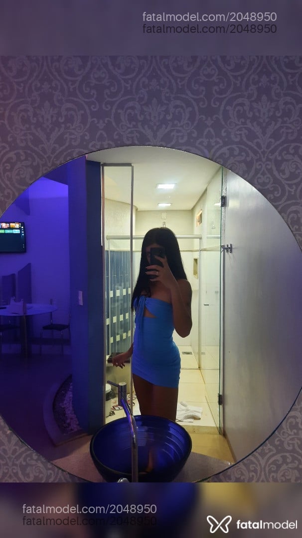 Acompanhante mulher trans ruiva (o) de olhos castanhos - Gabriella