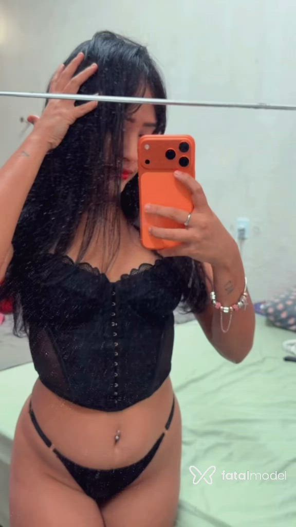 Acompanhante mulher com cabelo castanho de olhos castanhos - Isis Cavalcante