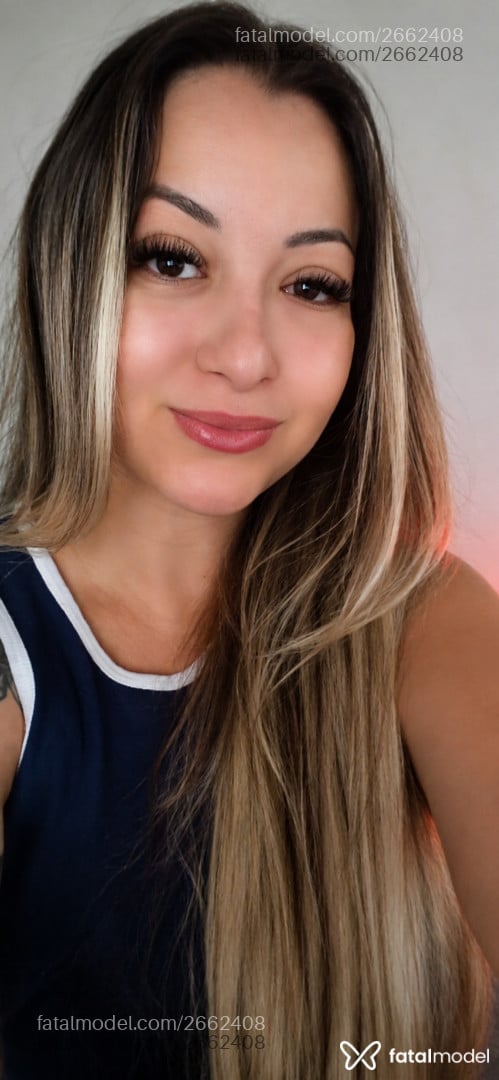 Acompanhante mulher loira (o) de olhos castanhos - Bruna Navarro