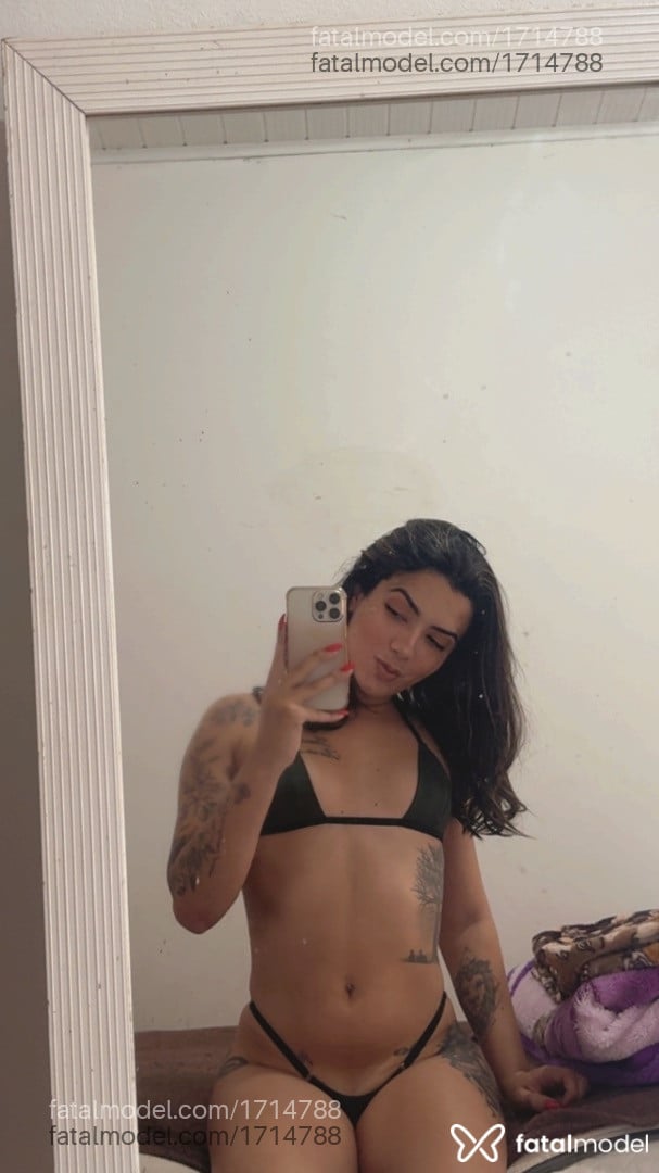 Acompanhante mulher trans morena (o) de olhos castanhos - Morenatrans