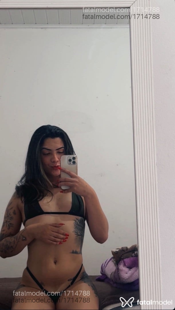 Acompanhante mulher trans morena (o) de olhos castanhos - Morenatrans