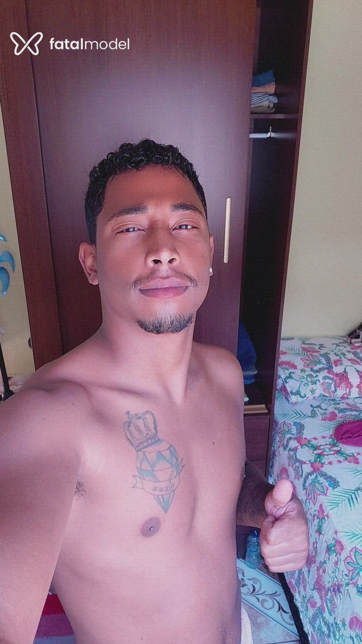 Acompanhante homem morena (o) de olhos pretos - Matheus