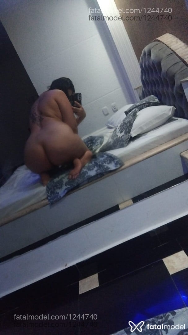 Acompanhante mulher morena (o) de olhos castanhos - Karina Kaliffa