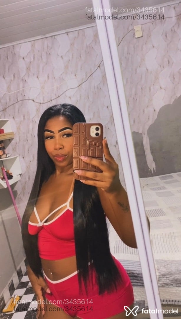 Acompanhante mulher morena (o) de olhos pretos - Tifany