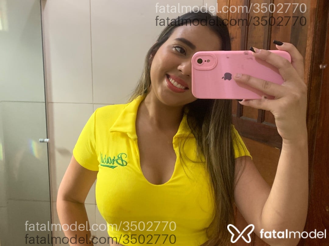 Acompanhante mulher morena (o) de olhos castanhos - Vitória