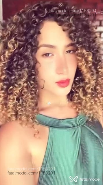 Acompanhante mulher com cabelo castanho de olhos mel - Ortiz