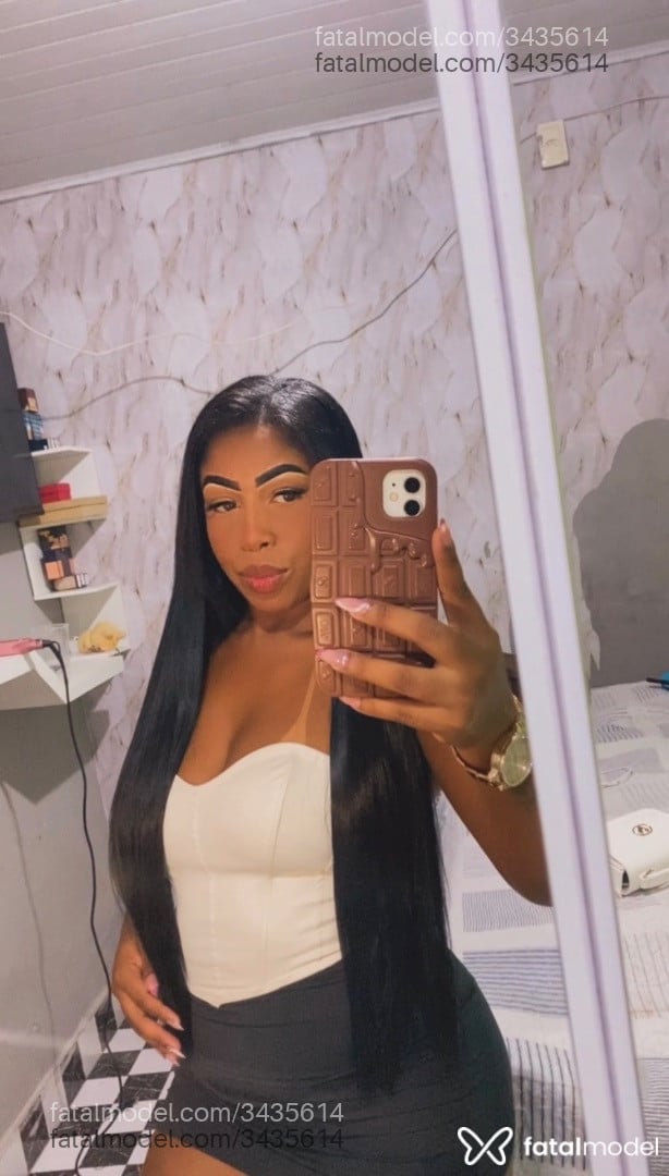 Acompanhante mulher morena (o) de olhos pretos - Tifany