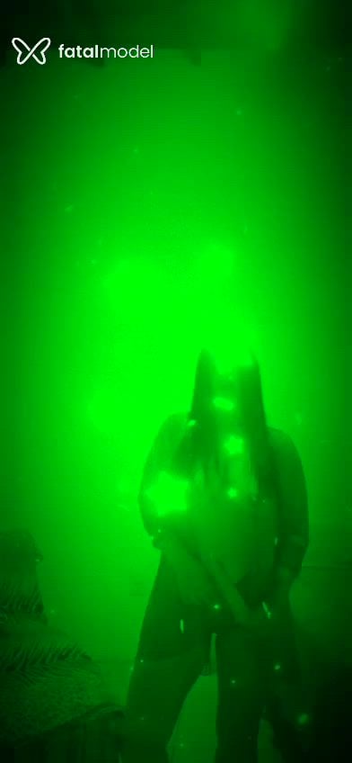 Acompanhante mulher morena (o) de olhos verdes - Docepaixao