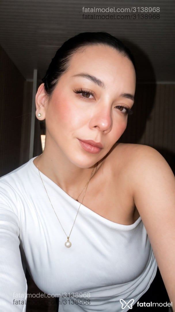 Acompanhante mulher morena (o) de olhos castanhos - Cecilia